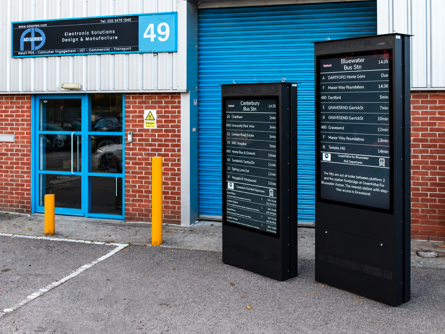AD Series single and double-sided on-street display totems